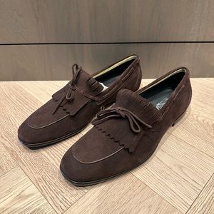 Ferregamo brown suede men’s shoes. Like new condition.